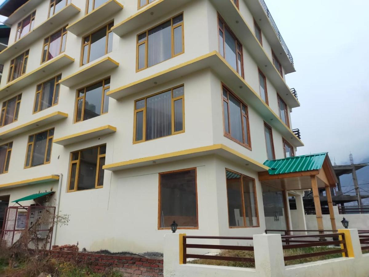 Lotus Inn Rohtang View มะนาลี ภายนอก รูปภาพ